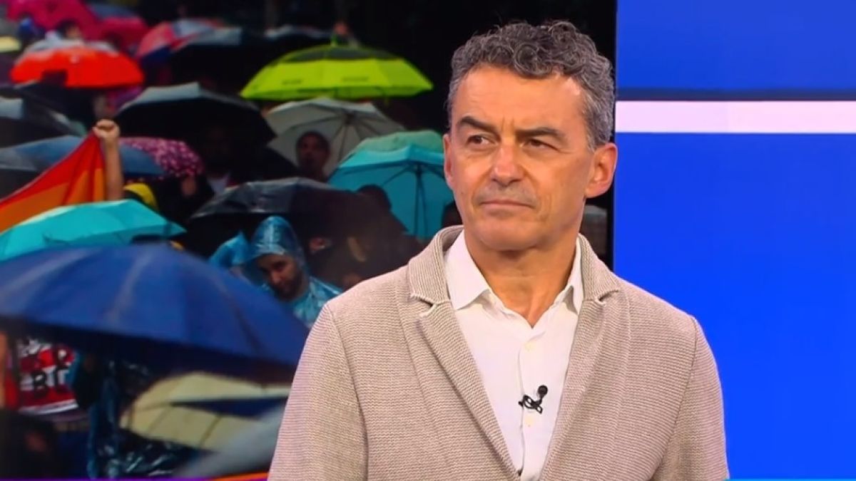 Проф. Иво Петров изригна заради кючеците върху линейката, призова за...
