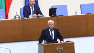 Министър Вътев отсече: Това е решението ми за украинското зърно! Обявиха го за национален предател