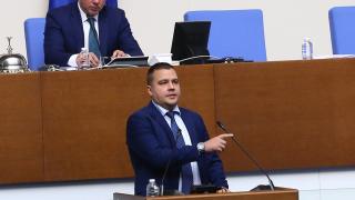 Горещи страсти в НС: Балабанов скочи на Кирил Петков, усъмни се в...