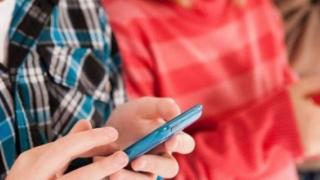 Карловчанка беснее след грозната постъпка на хлапета към рускоговоряща жена с болно дете: Това ме взриви