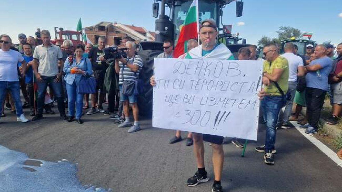 Да ти се доповръща: Митко Павлов попиля зърнарите и протестите им