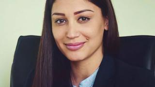 Красива социоложка издаде ще падне ли кабинетът заради този гаф на Денков