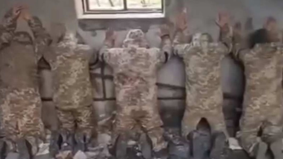 ВИДЕО от войната: Група украински войници се предаде край Кременная