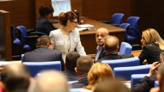 Депутатите си взеха по-голяма почивка за местния вот