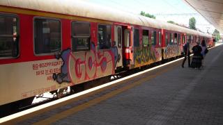 Вандали се качиха в чисто нов вагон на БДЖ, а последвалото ще ви остави без думи СНИМКИ