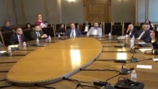 Комисията по отбрана в парламента с ключово решение за изпращане на ракети и стрелково оръжие за Украйна 