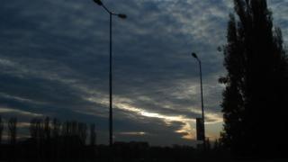 Столичани гледат небето и треперят СНИМКА