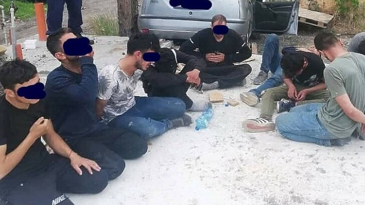 Пак екшън с мигранти във ван на околовръстно, разбягаха се като пилци 