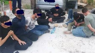 Пак екшън с мигранти във ван на околовръстно, разбягаха се като пилци 