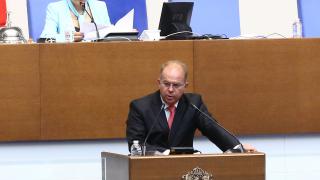 Напрежение в парламента заради двойното гражданство, Радомир Чолаков изненада с ход  