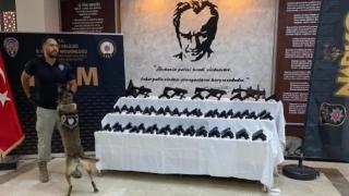 Полицията в Одрин с голям удар! Спря контрабандно оръжие за България СНИМКА