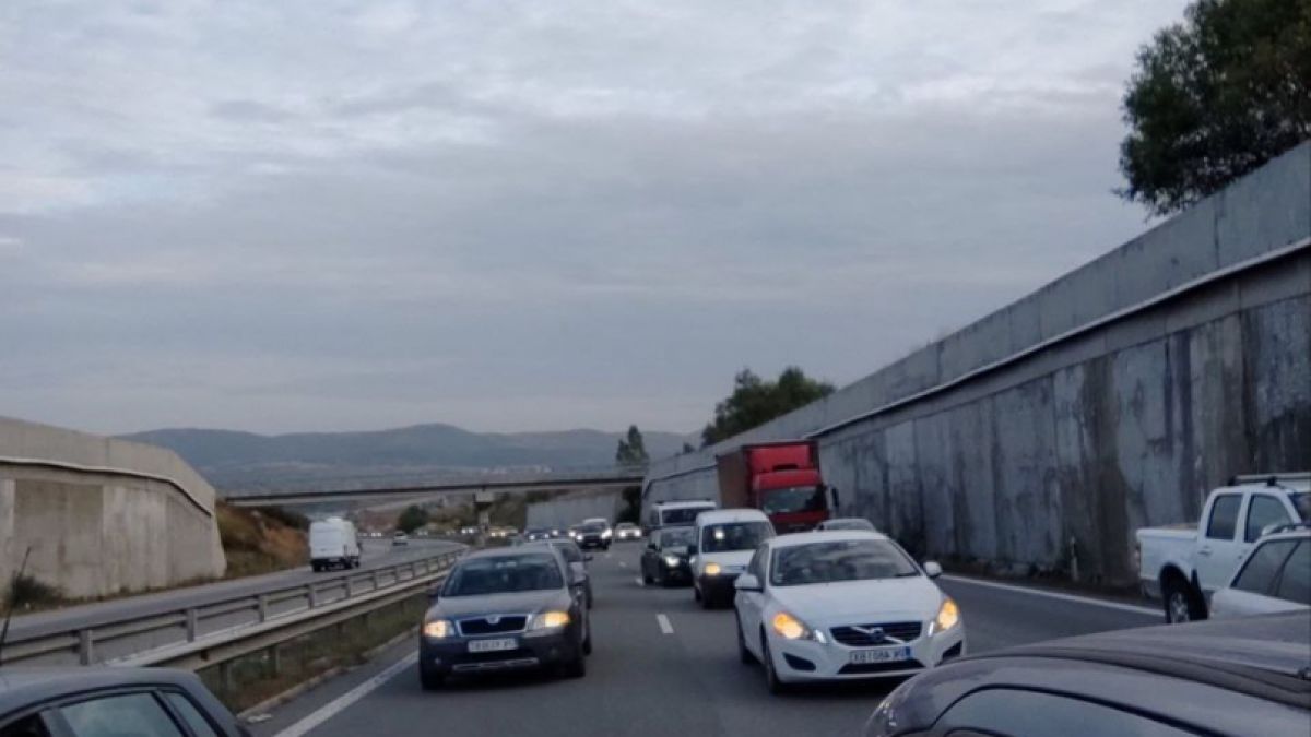 Блокадата започна: Затапени са основни пътни артерии в страната, а напрежението ескалира! БЛИЦ TV
