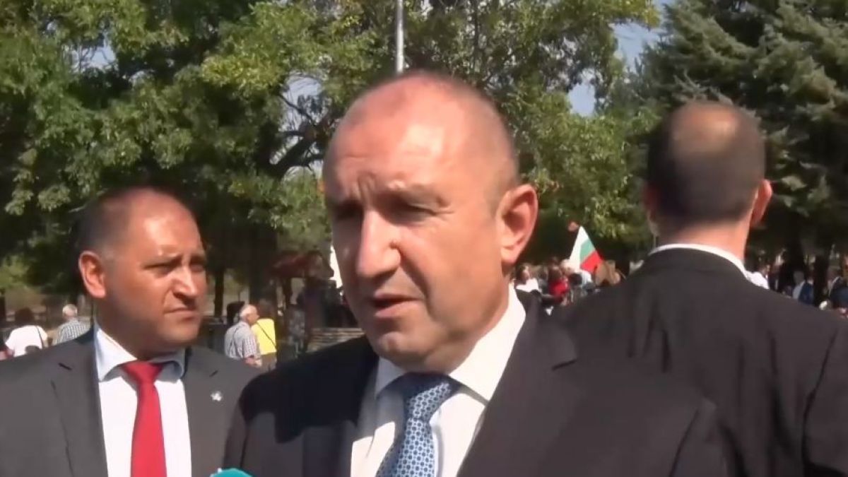 Радев пожали политиците, причината е скръбна