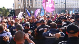 Търпението се изчерпа: Протест на държавна агенция залива цялата страна