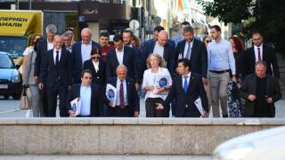 Ирини Зикидис към ПП: Вярно ли е, че сте сключили договор за 100 000 долара с фирма, близка до Русия?