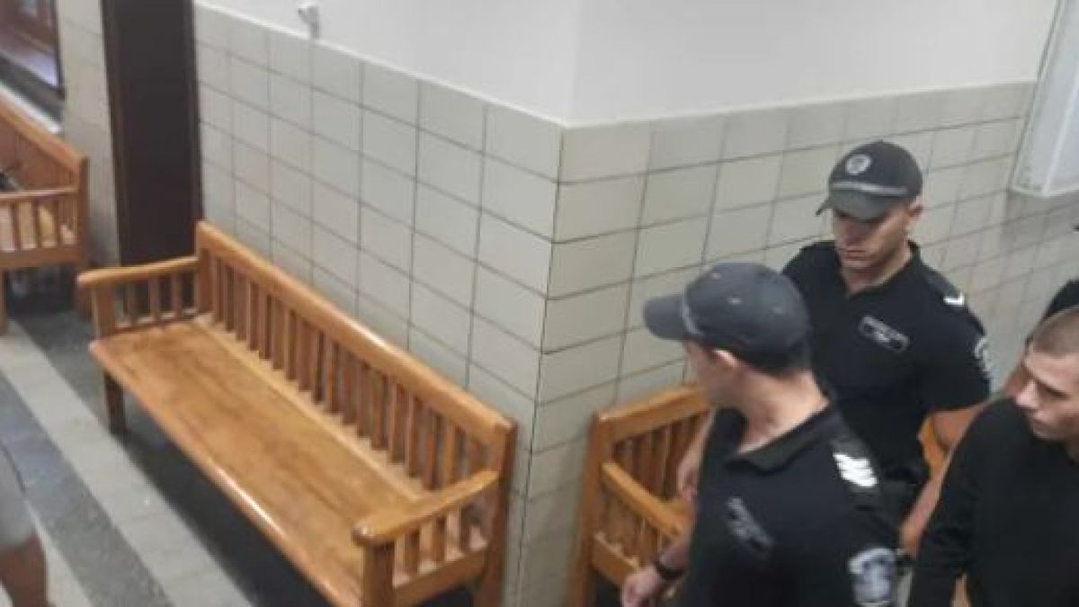 Заподозреният за убийството на Ангел с ключов ход преди делото, ето как се появи в съда СНИМКИ