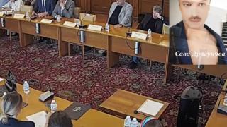 Сеир с трансджендърски привкус в НС! Тошко Йорданов с палаво питане към... ВИДЕО