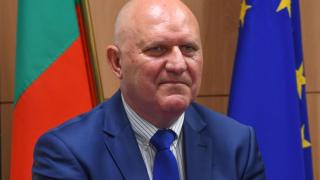 Министър Цоков към учителите: Обичайте професията си, защото тя е и призвание