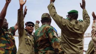 Франция с извънреден ход в Нигер 