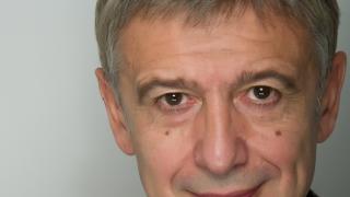 74-год. актьор Ириней Константинов прави секс с 26-годишна колежка