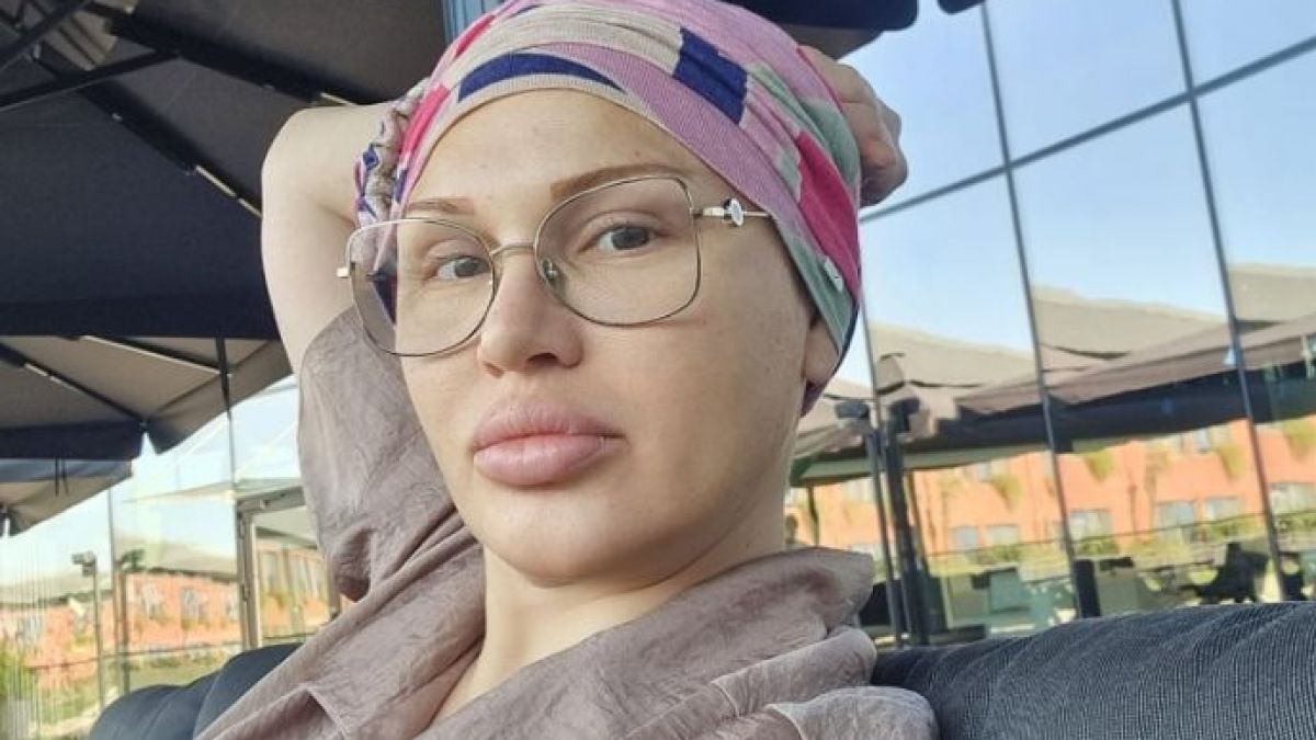 Коварна болест преобърна живота на дизайнерката Евгения Борисова, неузнаваема е СНИМКИ