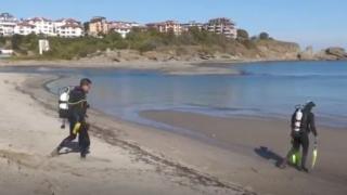 Не е за вярване какво извадиха водолази от морето край плаж "Нестинарка" ВИДЕО 