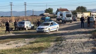 20-г. ром, наръгал полицай в Казанлък, видял ченгетата в махалата и решил, че... 