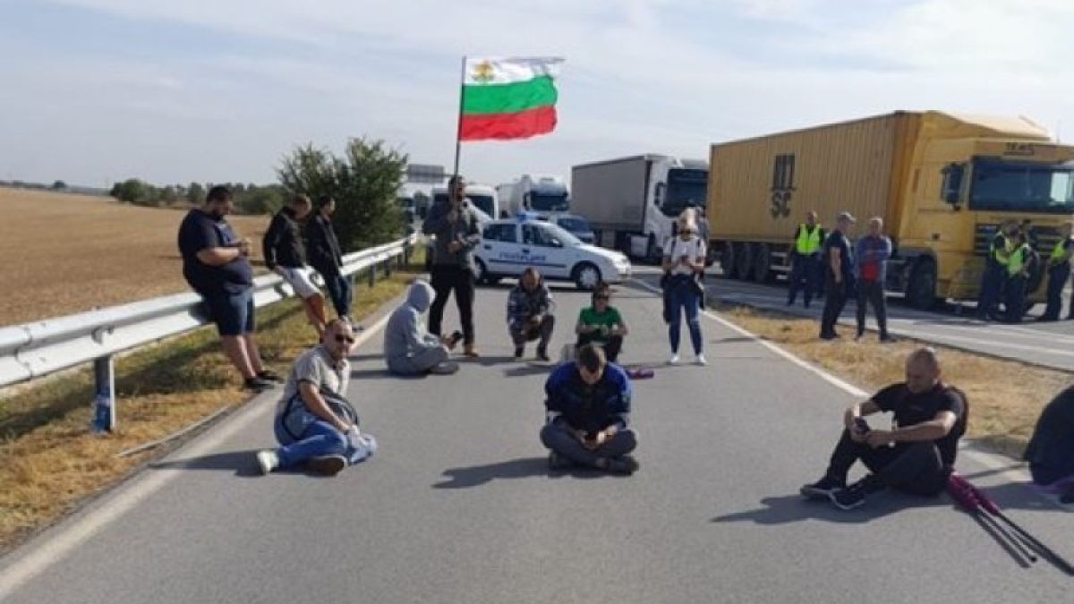 Миньорите не отстъпват от блокадата, готвят нещо голямо за четвъртък