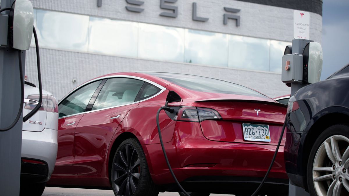 Tesla ядоса българските шофьори с това, което направи