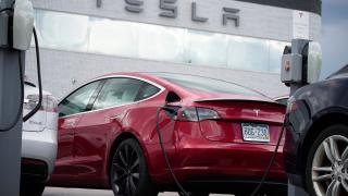 Tesla ядоса българските шофьори с това, което направи