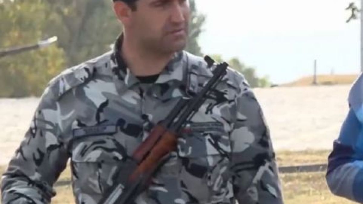 Благоевград шушука: Заради този важен пост ли Андрей Новаков нарами калашник