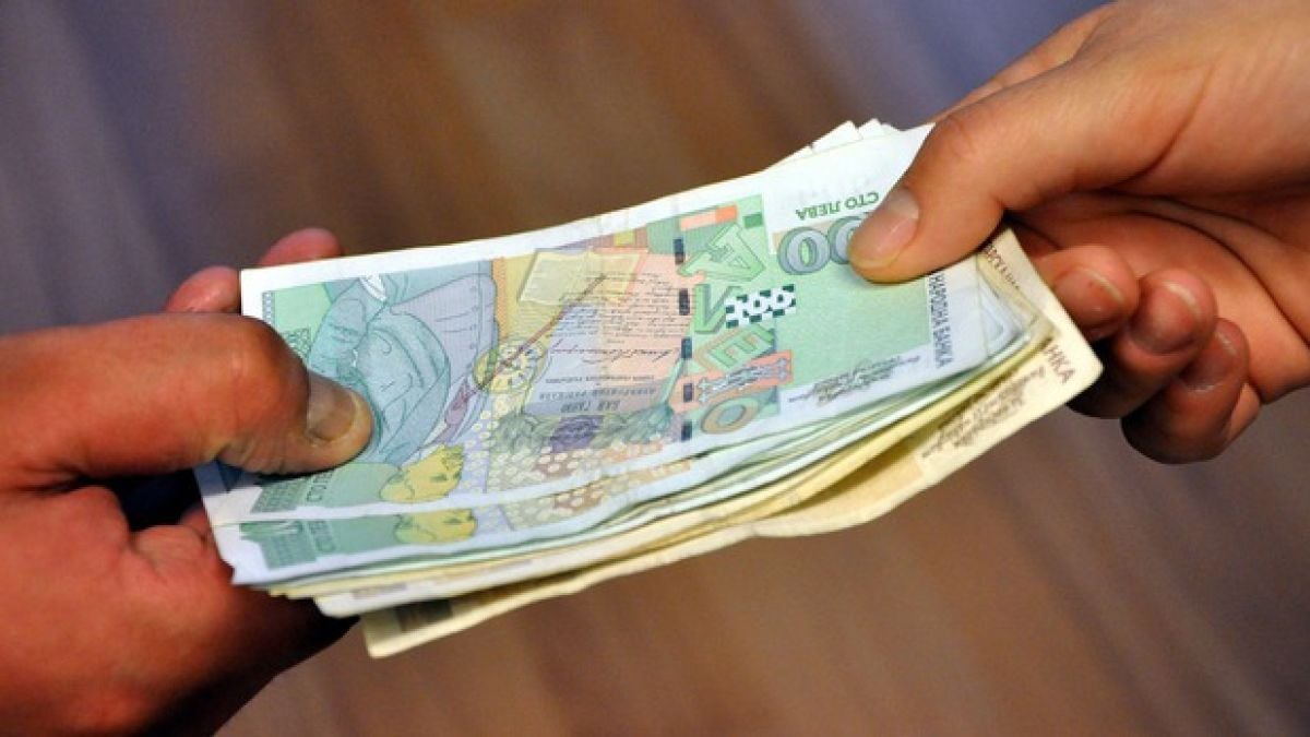 Данъчните погнаха длъжниците, ето кои са първите привикани от НАП!