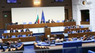 Още рокади в ДПС, дъжд от оставки на старта на парламента НА ЖИВО
