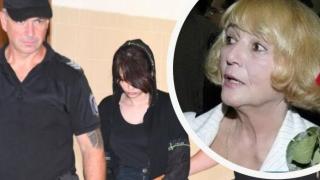 Дни преди да заколи баба си Виолета Донева, 18-г. Ивет превъртяла и с нож в ръка...