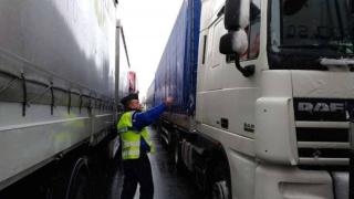 Откриха наш тираджия мъртъв на паркинг във Франция, мистерия обви трагедията