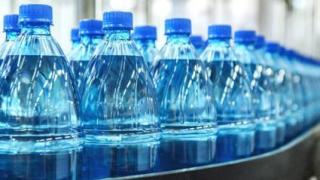 Опасен химикал в пластмасовите бутилки води до коварни болести