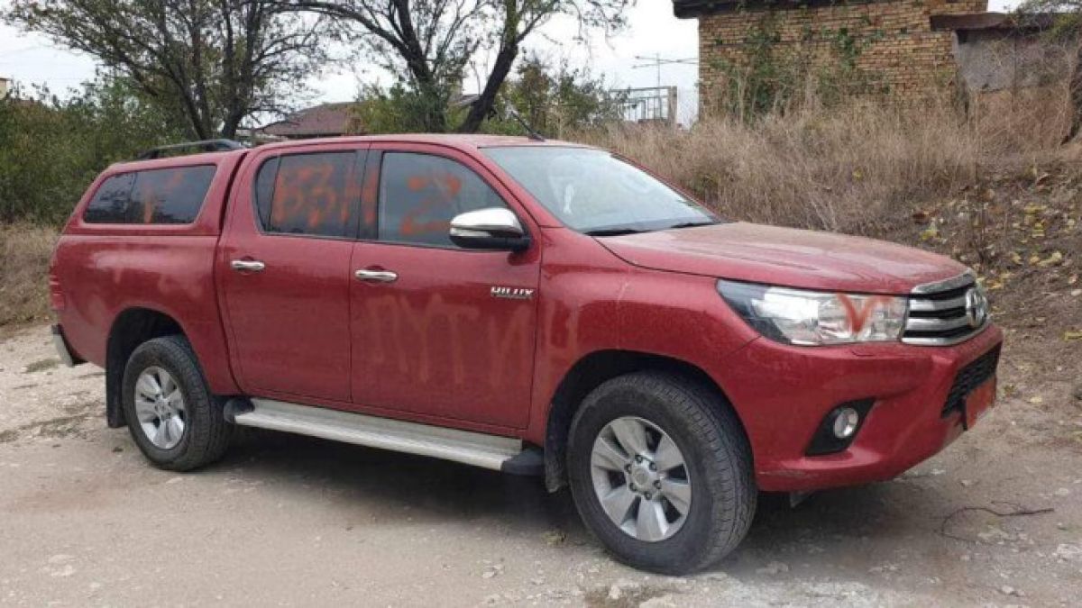 Украинка паркира джипа си във Варна, а като се върна, остана потресена от видяното 