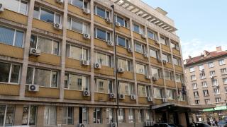 Министерство търси 23 души, които да изпрати по света 