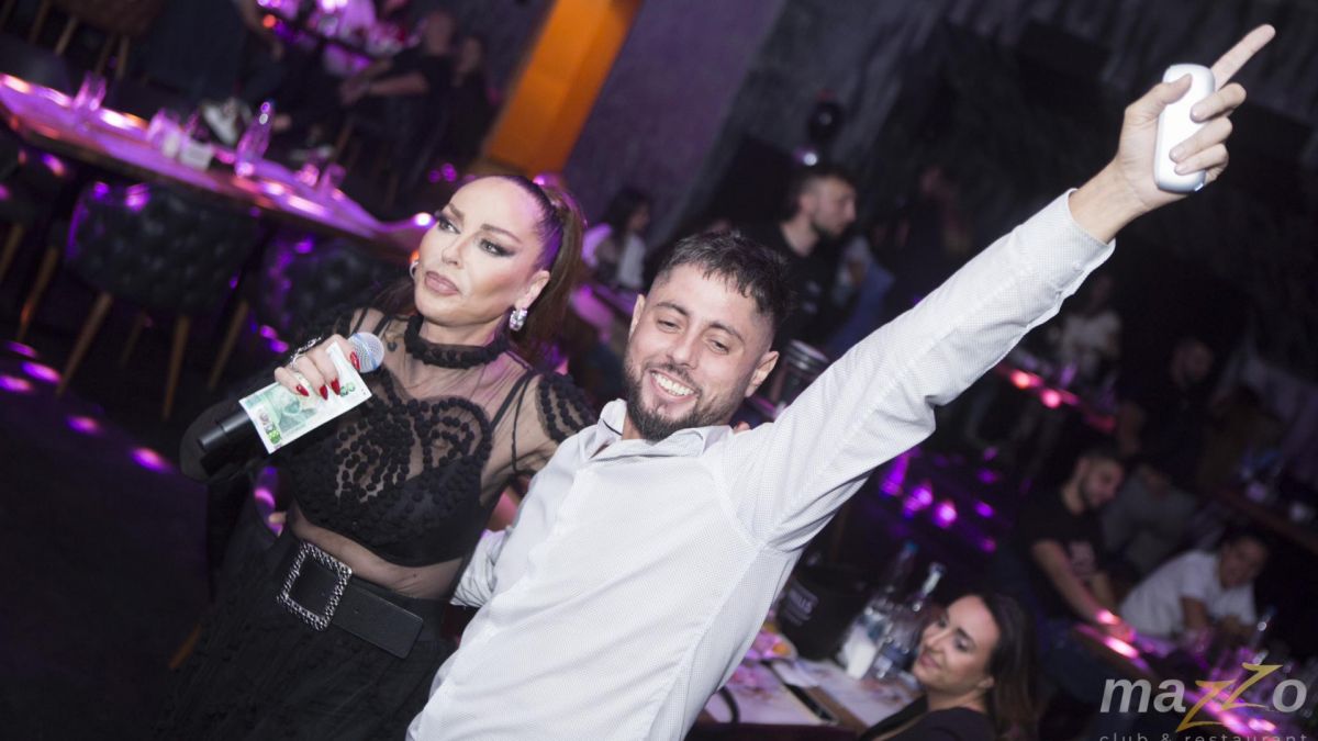 Ивана прекара една нощ с Благо Джизъса и Ергенът Виктор СНИМКИ 