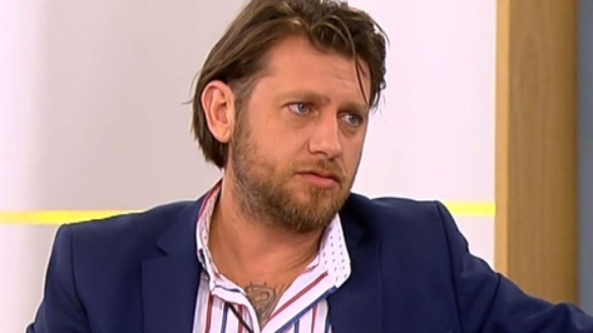 Нещо ужасно сполетя Веселин Плачков преди представление, хвърчат линейки на място 