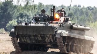 ВИДЕО от войната: Дрон на ВСУ порази руска бойна машина на пехотата