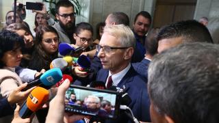 Денков провери базата данни на МВР и изнесе ексклузивни подробности за българския гражданин, взет за заложник от "Хамас"