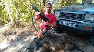 Иван думна 180-кг. звяр в Меча дупка 