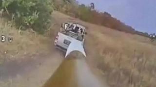 ВИДЕО от войната: Дрон взриви руски пикап с пленени украинци 