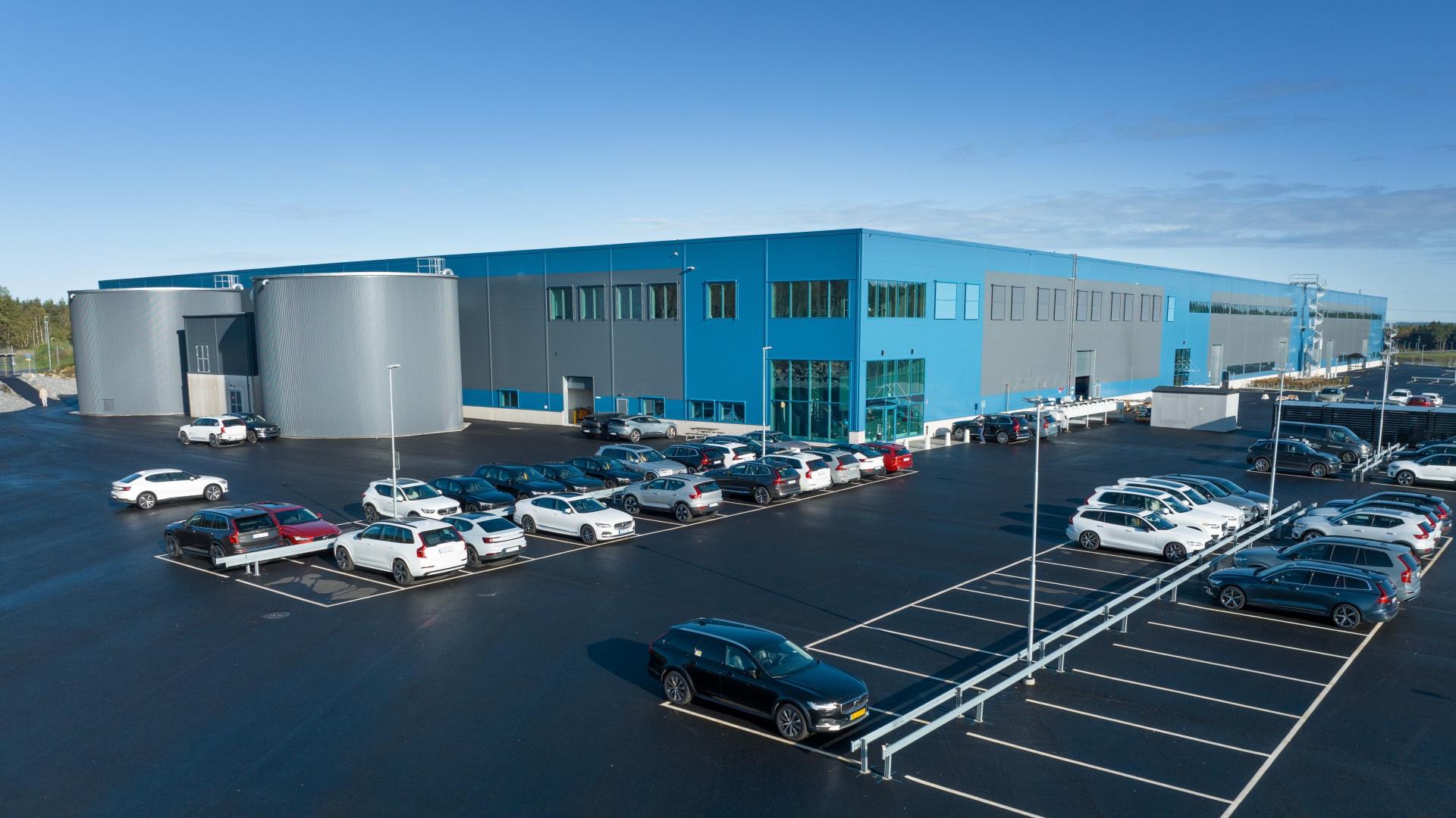 Volvo Cars отваря нов център за тестване на софтуер от последно поколение в Швеция СНИМКИ