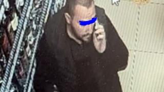 Мъж влезе в магазин в Пловдив, приближи се до рафта с алкохол и сега цяла България го издирва ВИДЕО