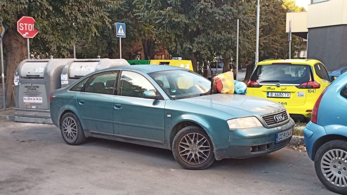 Голямо ауди паркира по тъп начин във Варна, от отмъщението ще повърнете