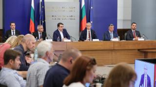 Името на министър на Денков лъсна в брутална измама 