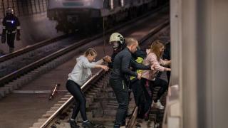 Извънредно: Огнен ужас в софийското метро, тече масова евакуация СНИМКИ