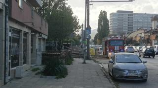 Извънредна ситуация в центъра на София, хвърчат пожарни СНИМКА